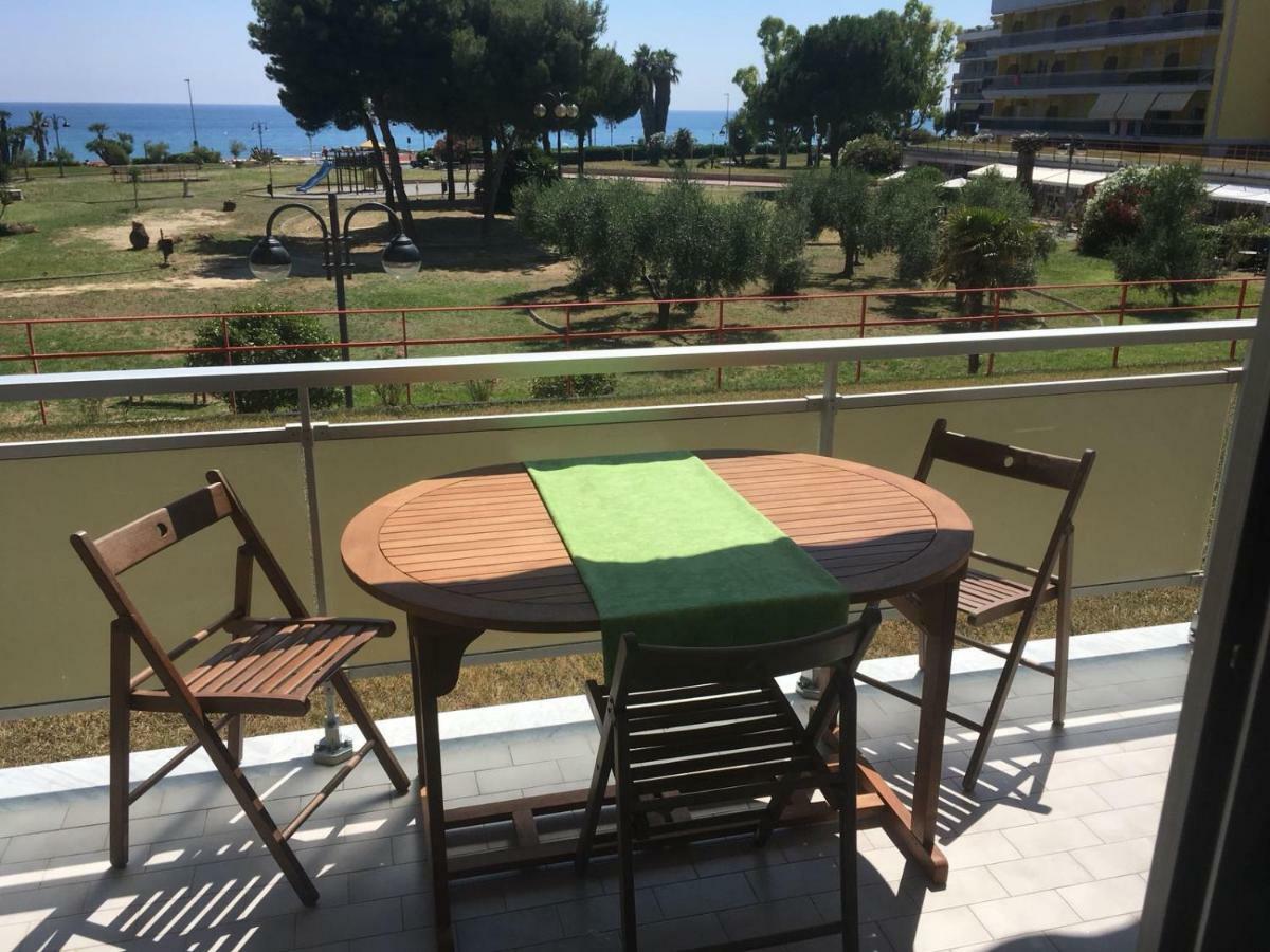 Apartmán Mare 3 Ventimiglia Exteriér fotografie