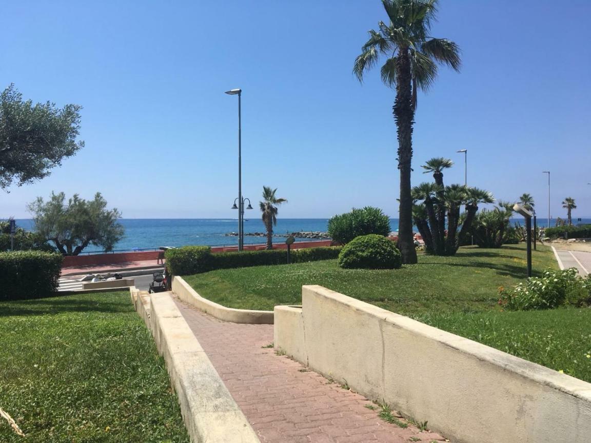 Apartmán Mare 3 Ventimiglia Exteriér fotografie